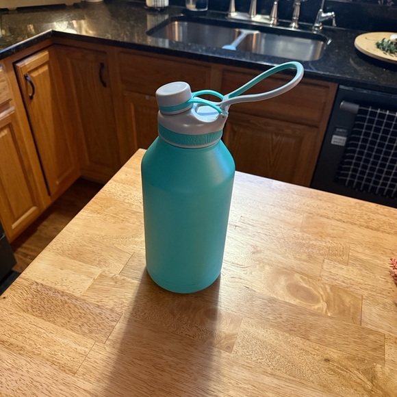 Manna Insulated Water Bottle - Picture 2 of 4